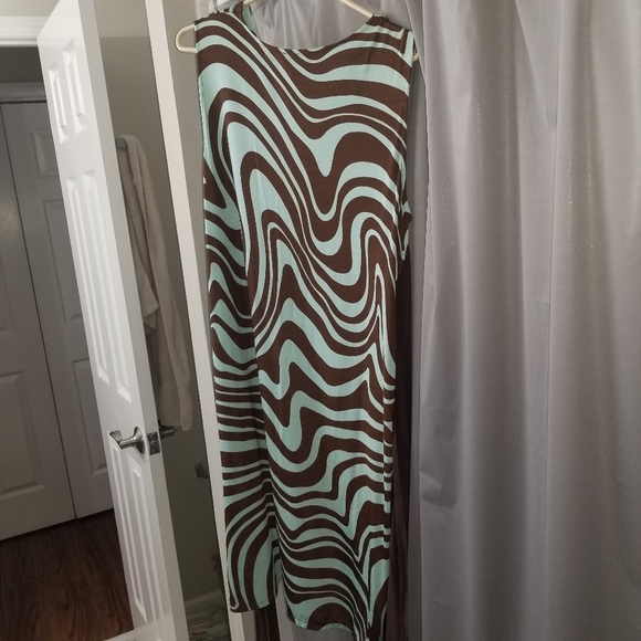 π₯³HPπ₯³Valentino Green & Brown 100% Silk Chevron Dress - Picture 6 of 15